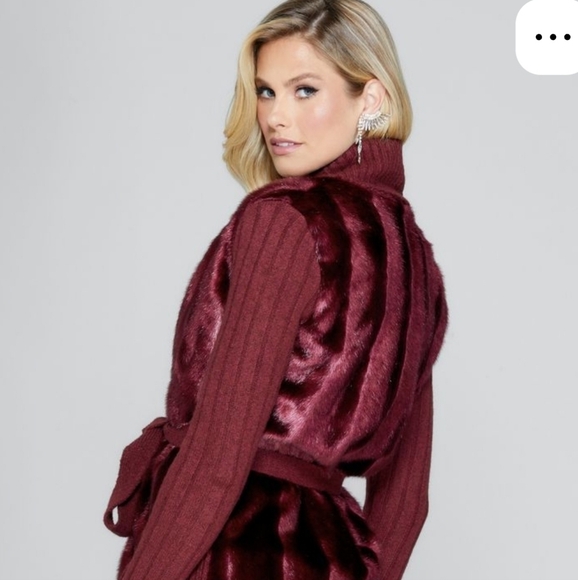 Guess Maroon Faux Fur Vest - Picture 1 of 9
